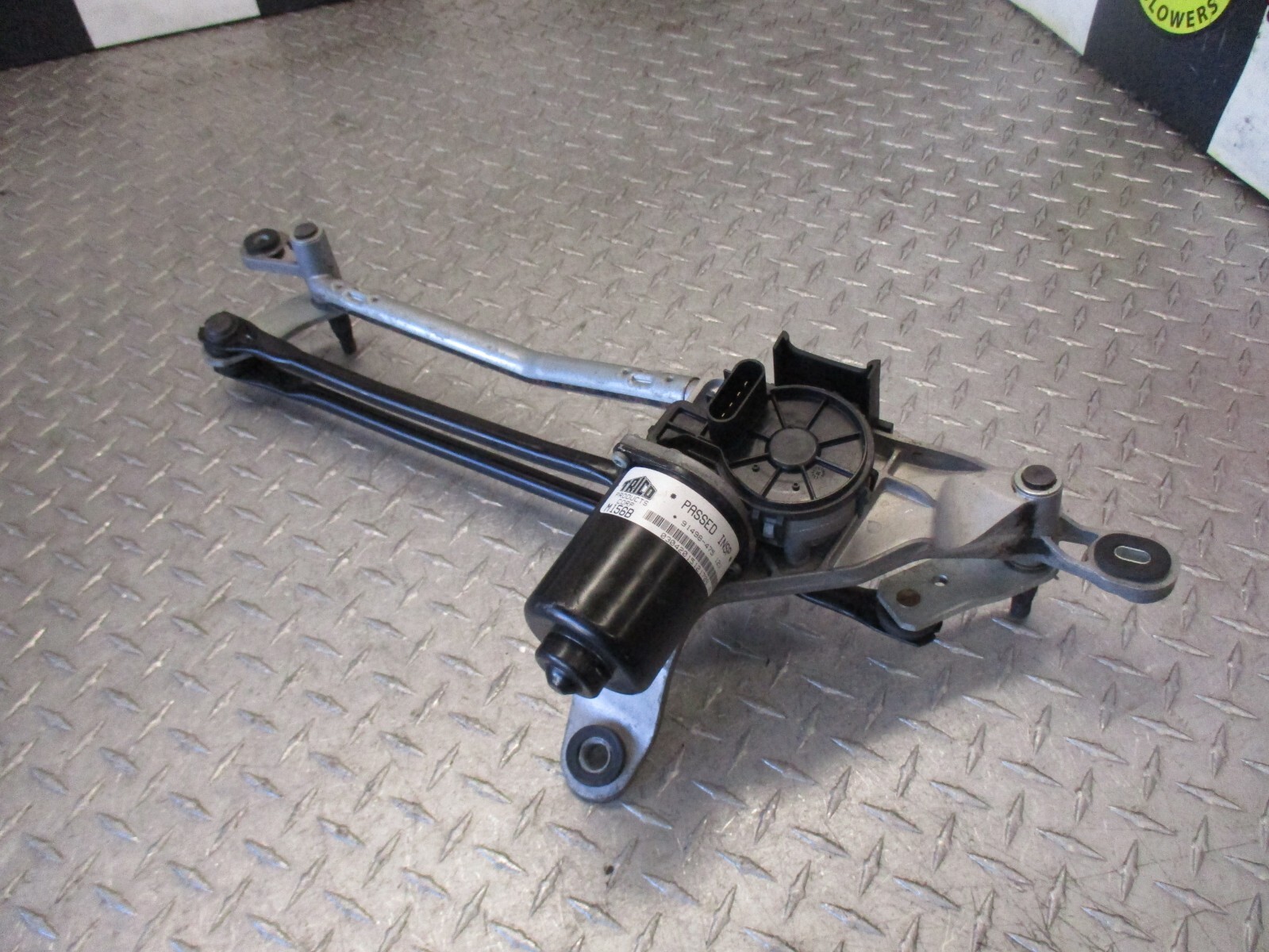 14-17 2017 Maserati Ghibli WINDSHIELD WIPER TRANSMISSION LINKAGE & MOTOR M156B