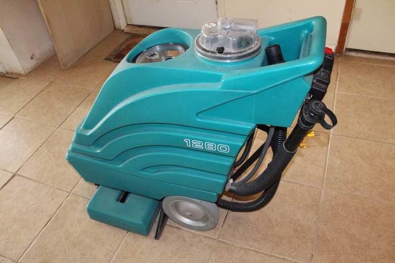 Tennant 1280 Self Contained Carpet Extractor.