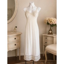Vanity Fair Full Slip Size 34L Cream Ivory Lace Bust Cup Nylon Vintage Lingerie