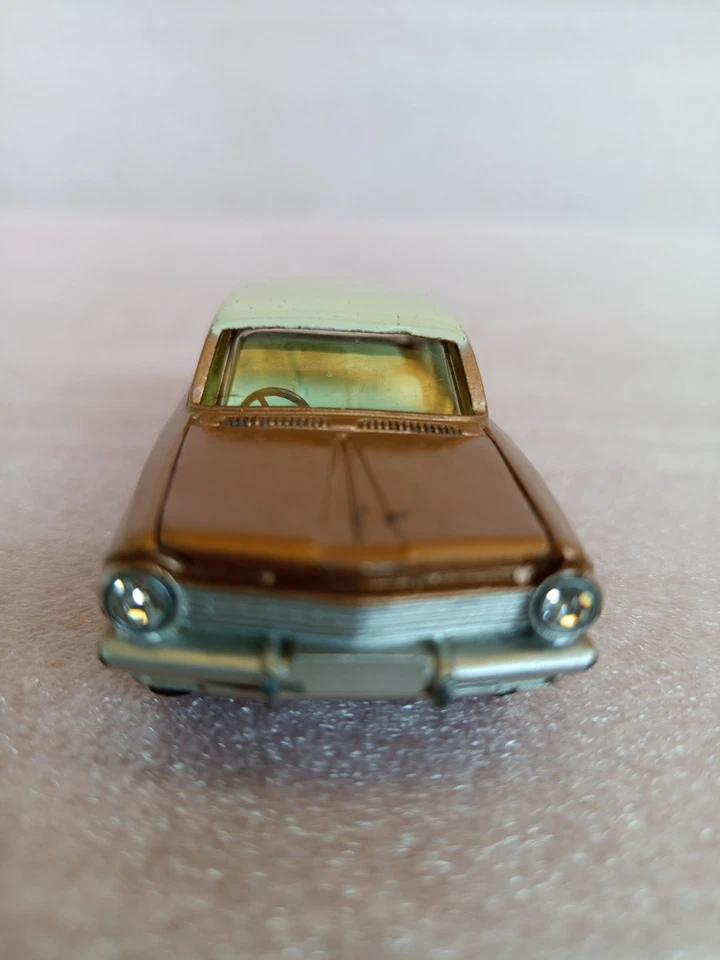 Dinky Toys 196 Holden Special Sedan 1/43 1:43 vintage - Immagine 2 di 4