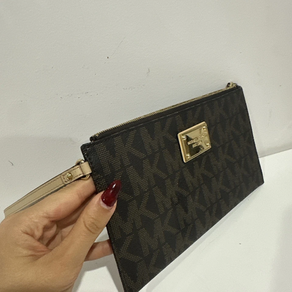 Michael Kors Pouch Leather Wallet Bag Travel Smartphone Wristlet Authentic - image 4 of 4