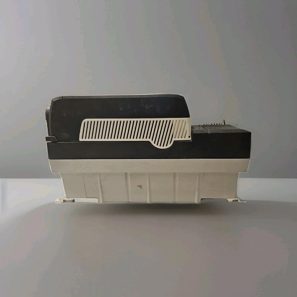 Control Techniques SK4401 Commander SK 37KW / 30KW inversor accionamiento de CA probado Foto 3 de 4