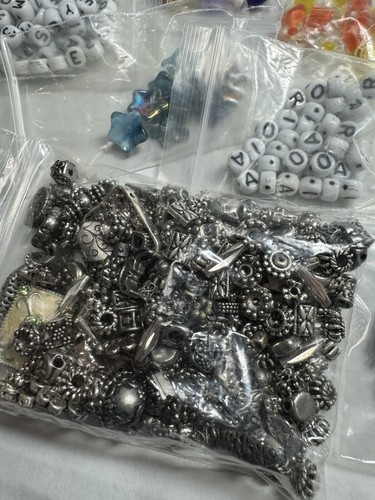 Lotto perline per fare gioielli pietre di vetro metallo in custodia artigianale plastica 1 libbra 15 oz - Foto 7 di 17