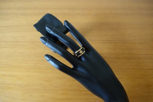 TORY BURCH ENAMEL RAISED LOGO RING IN BLACK, SIZE 8. NEW - Picture 12 of 12