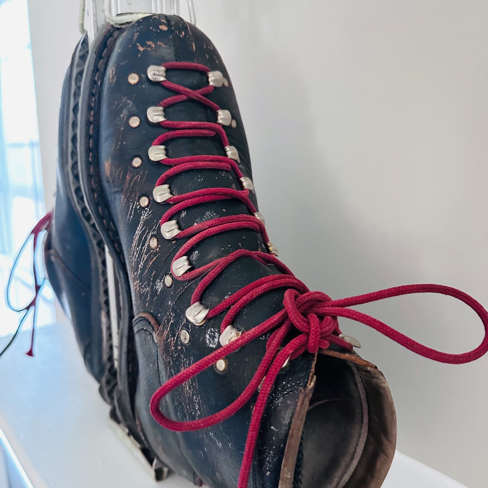 SALOMON Scarponi da sci vintage in pelle nera stringati e porta scarponi