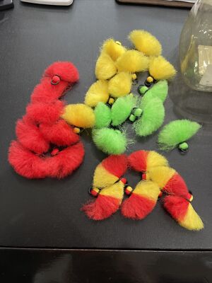 Umpqua Feather Merchants Yarn O-Ring Display New 27pcs Red Yellow Green