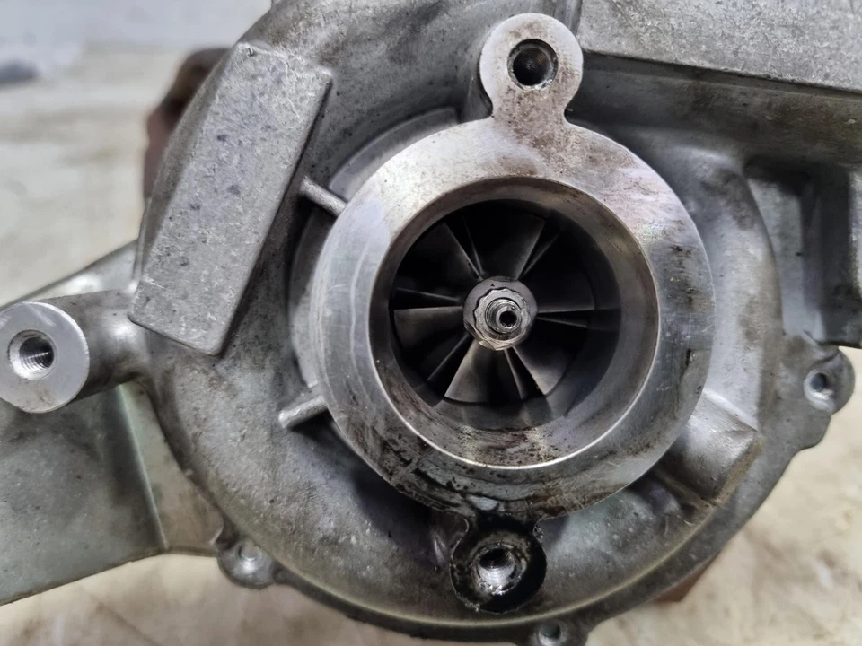 Renault Trafic Turbo Turbocharger 2.0 Diesel M9R692 2013 144110463R - Image 2 of 4