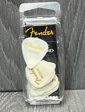 Fender Guitar Picks Medium White 12 Pack 098-0351-880 Celluloid Plectrums