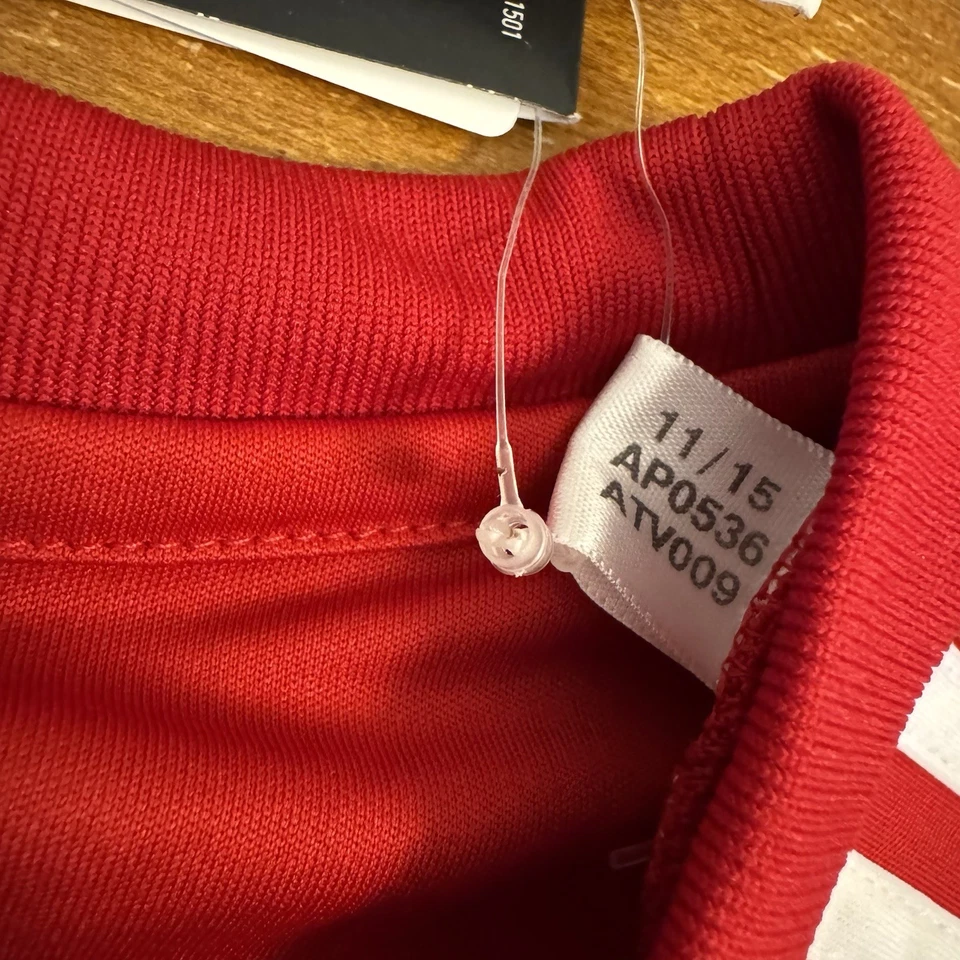 Camiseta de fútbol Adidas para hombre XL roja blanca a rayas manga corta Foto 3 de 4