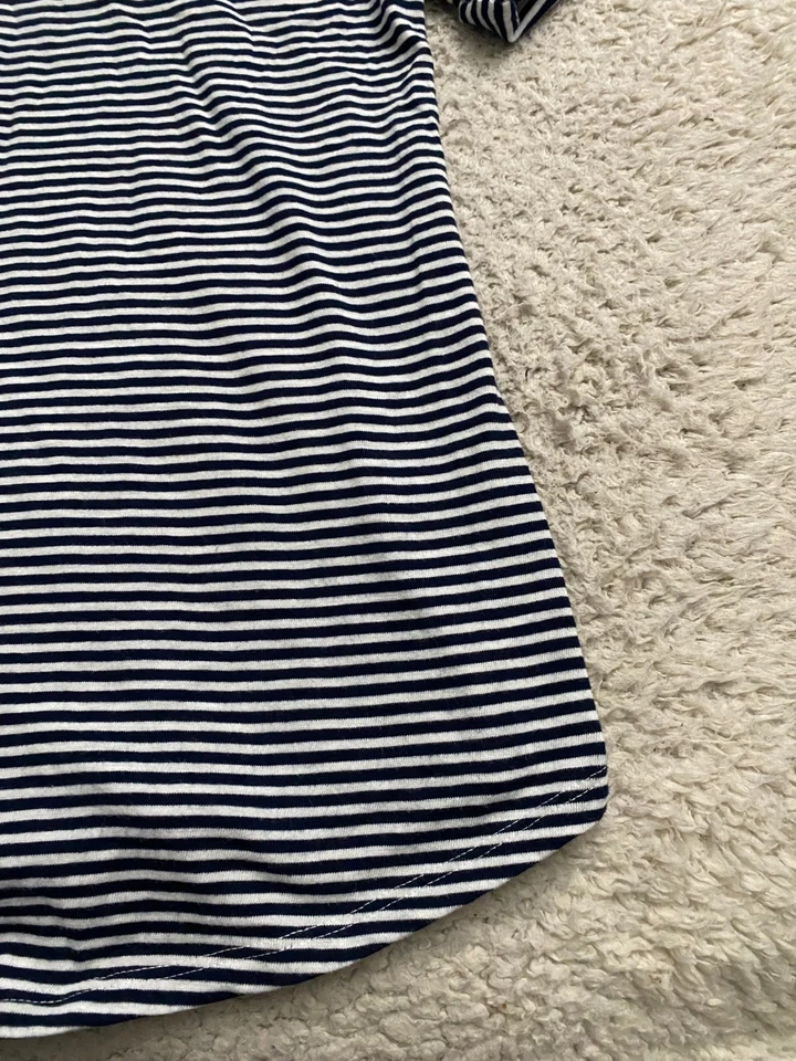 Blusa Croft & Barrow para mujer a rayas manga corta cuello en V negra blanca talla 1X Foto 2 de 4