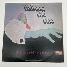 Oscar Peterson Trio "Walking The Line" 1973 Vinyl LP Excellent (EX) Oscar Peterson Trio "Walking The Line" 1973 Vinyl LP Excellent (EX)