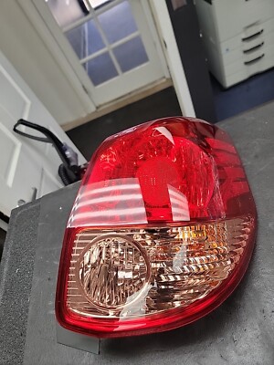 Tail Light Right Passenger For 2003-2004 Toyota Matrix