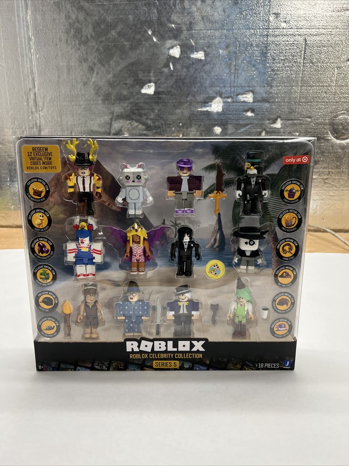  Roblox Classics Series 4 Twenty-One Piece Set 12 Exclusive Virtual  Codes : Toys & Games