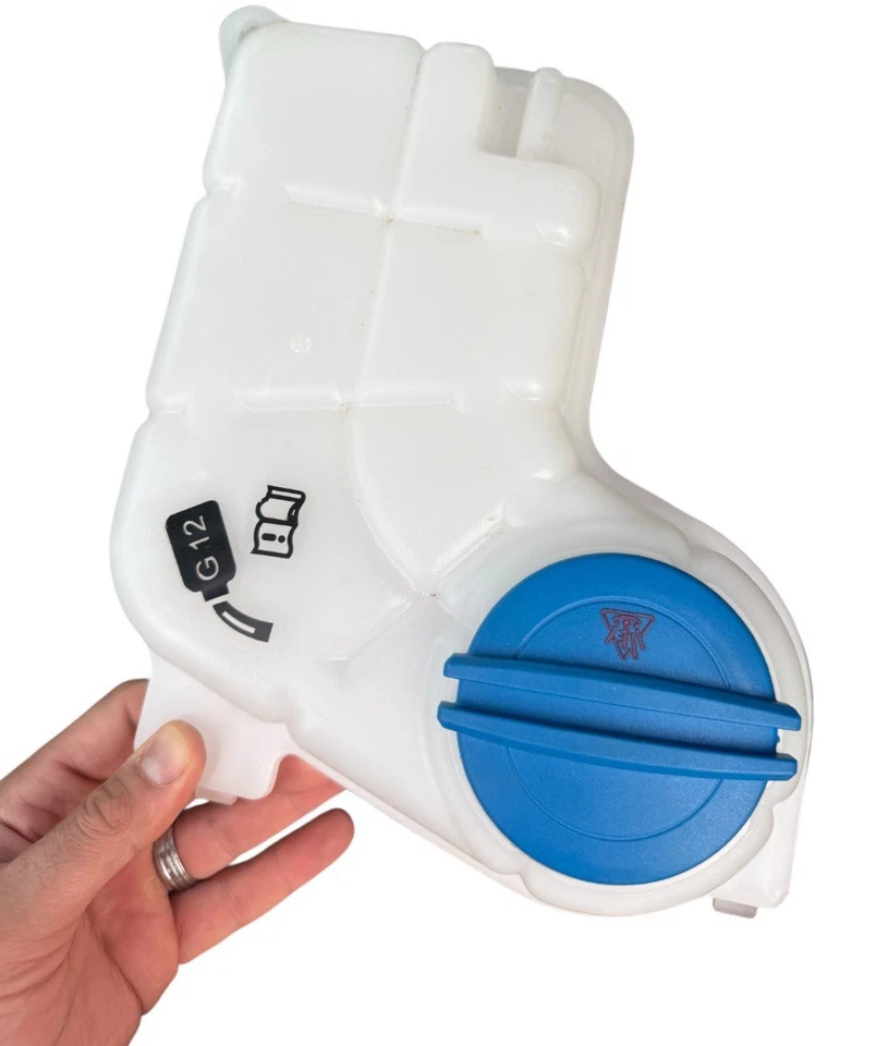 Tanque de expansión URO Parts 4F0121403T con sensor para 09-11 Audi A6 Quattro Foto 2 de 4