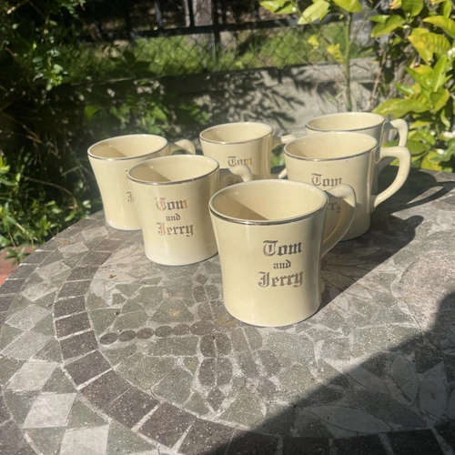 Lot of 6 Vintage Gold Trimmed TOM and JERRY Coffee Mugs by HOMER LAUGHLIN USA