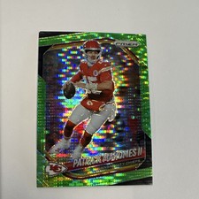 🔥25’ Panini Prizm Patrick Mahomes II Green Pulsar Prizm #26 Chiefs Football