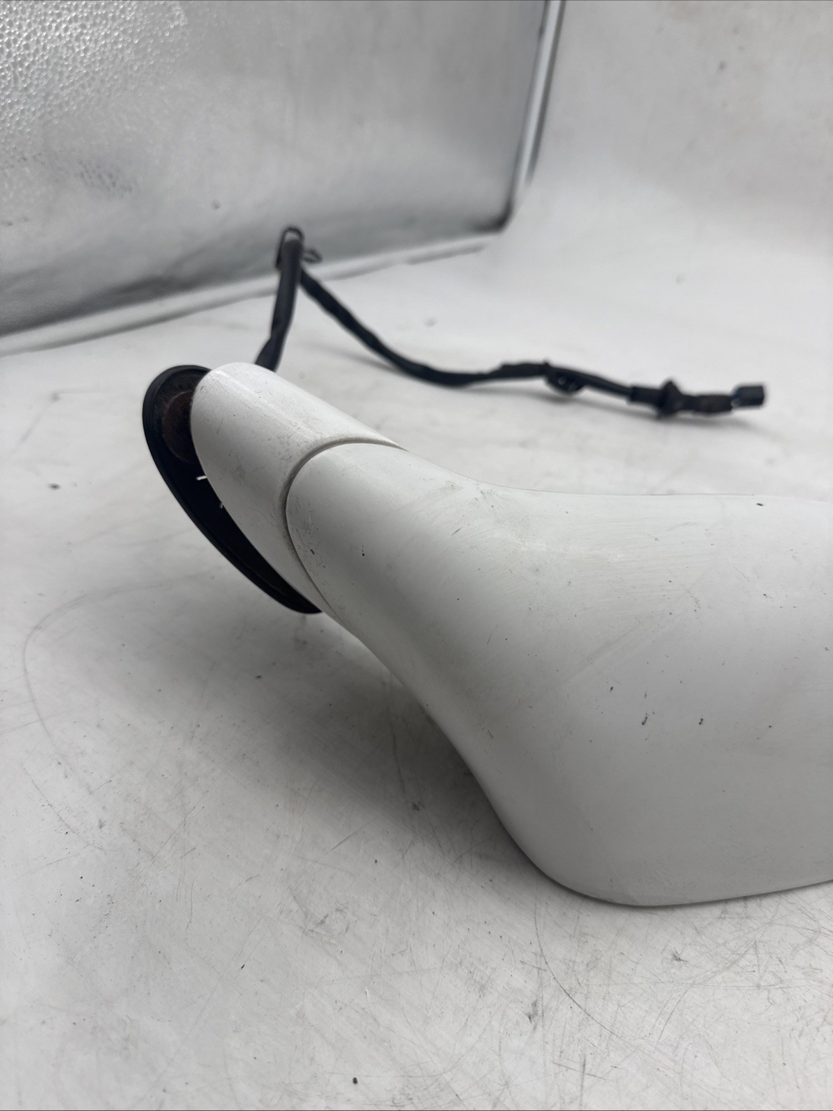 Chevrolet Corvette 2005-2009 Front Right Side mirror White