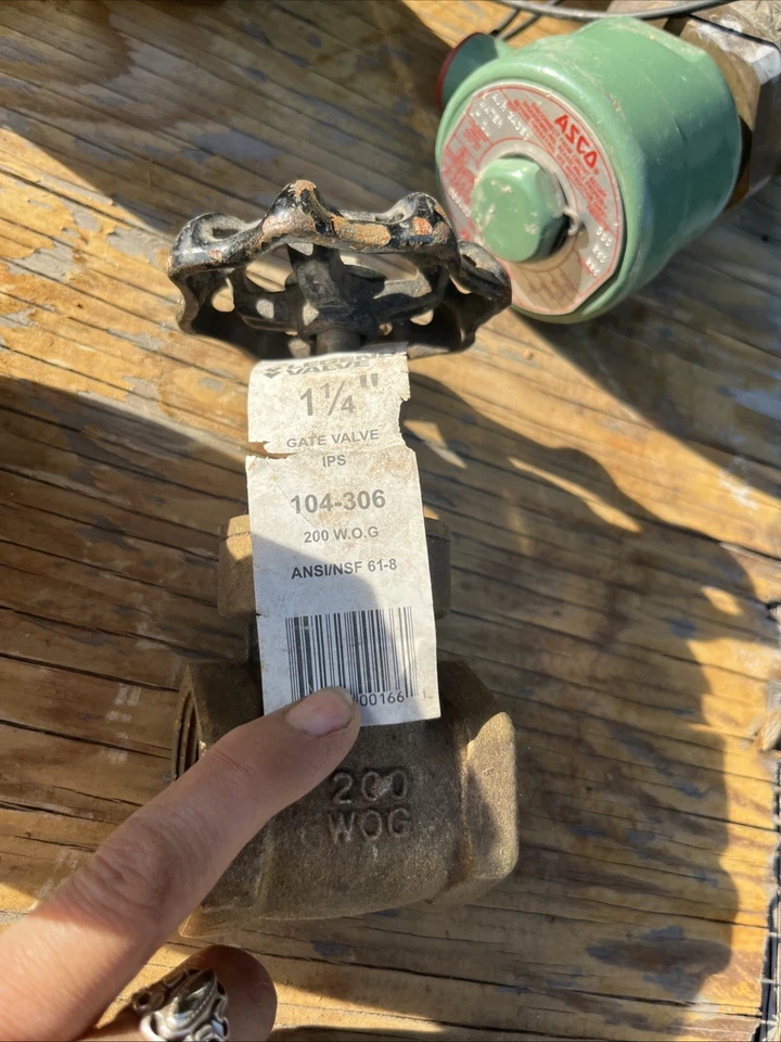 Válvula de compuerta Legend 104-306 1-1/4" T-401 Foto 4 de 4