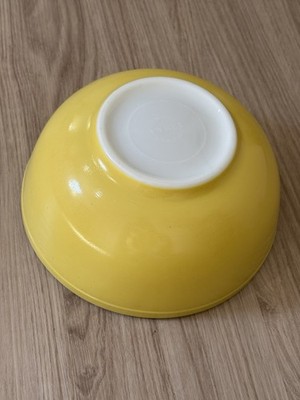 Vintage PYREX YELLOW Large Primary Nesting Mixing Bowl 4 Qt 10  USA No Model #