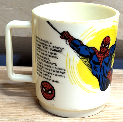 Vintage 1977 DEKA The Amazing Spider-Man Plastic Mug Cup Marvel Comics - Picture 2 of 5