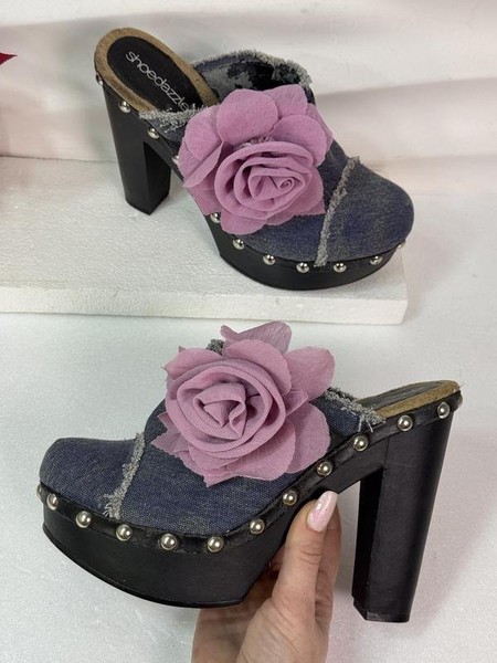 Women ShoeDazzle Sabots Navy Denim 39