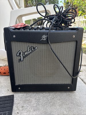 Fender Mustang I 20 watt Guitar Amplifier - Black for sale online