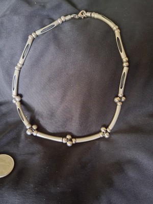 Fluted Hollow Tube Choker