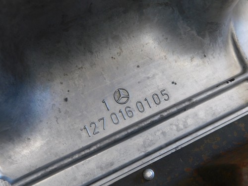 W108 W111 W113 Pagoda 280SL 280S 280SE 280SEL ENGINE VALVE COVER 1270160105 - Picture 5 of 7