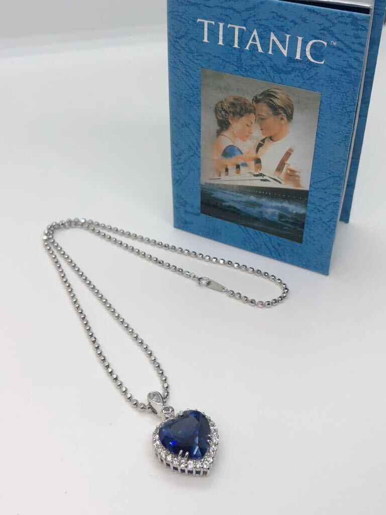 Titanic 20th Century Fox Official Heart of the Ocean Necklace
