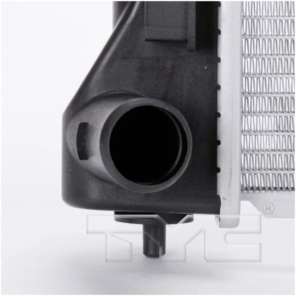 Conjunto de radiador TYC 13365 para Nissan Sentra 13-19 Foto 3 de 4