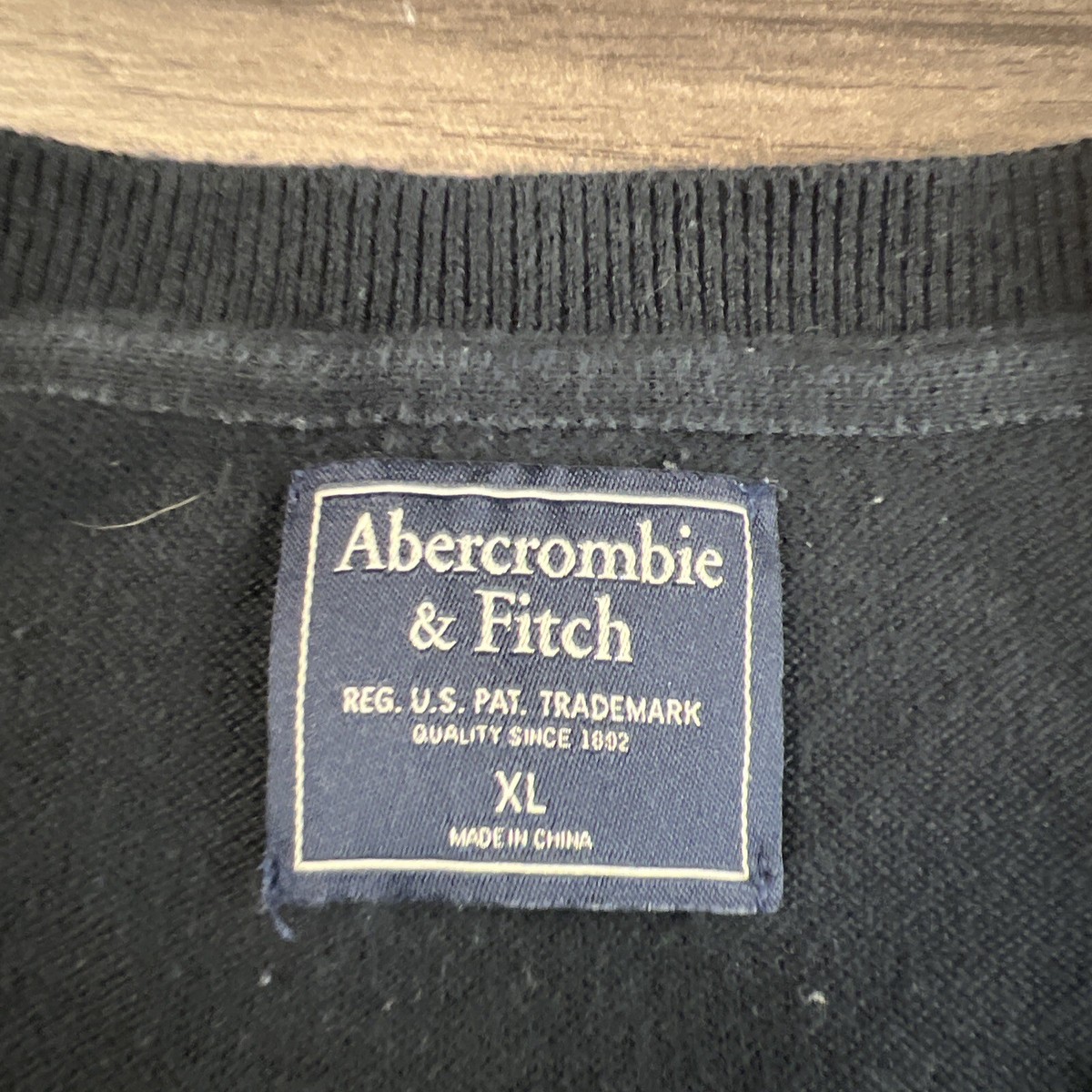 Abercrombie & Fitch Sweater Mens Extra Large Black Muscle V