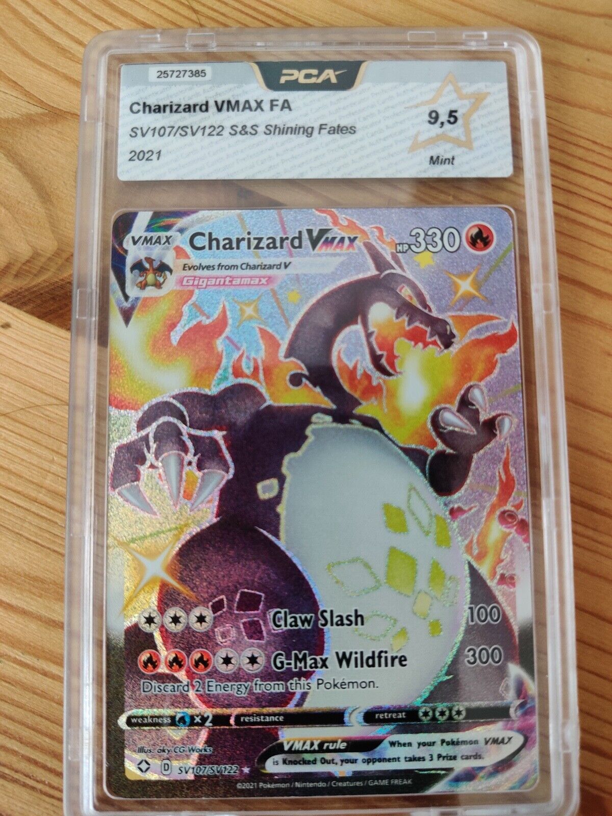 Carta Pokemon Charizard Vmax Shiny - Gigantamax - R$ 20,38