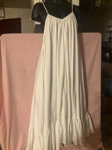 TOV Los Angeles WHITE  Maxi Dress Tiered Flowy Size 40  Party Resortwear