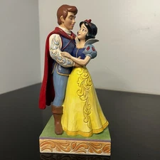 Disney Showcase Collection Snow White & Prince “The Fairest Love” Enesco