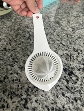 Vintage White Ecko Plastic Handheld Citrus Juicer 8”