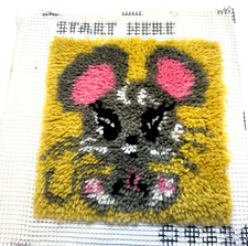 Vintage Classic Sweet Gray Mouse Completed Latch Hook Rug Kit Wonder Arts