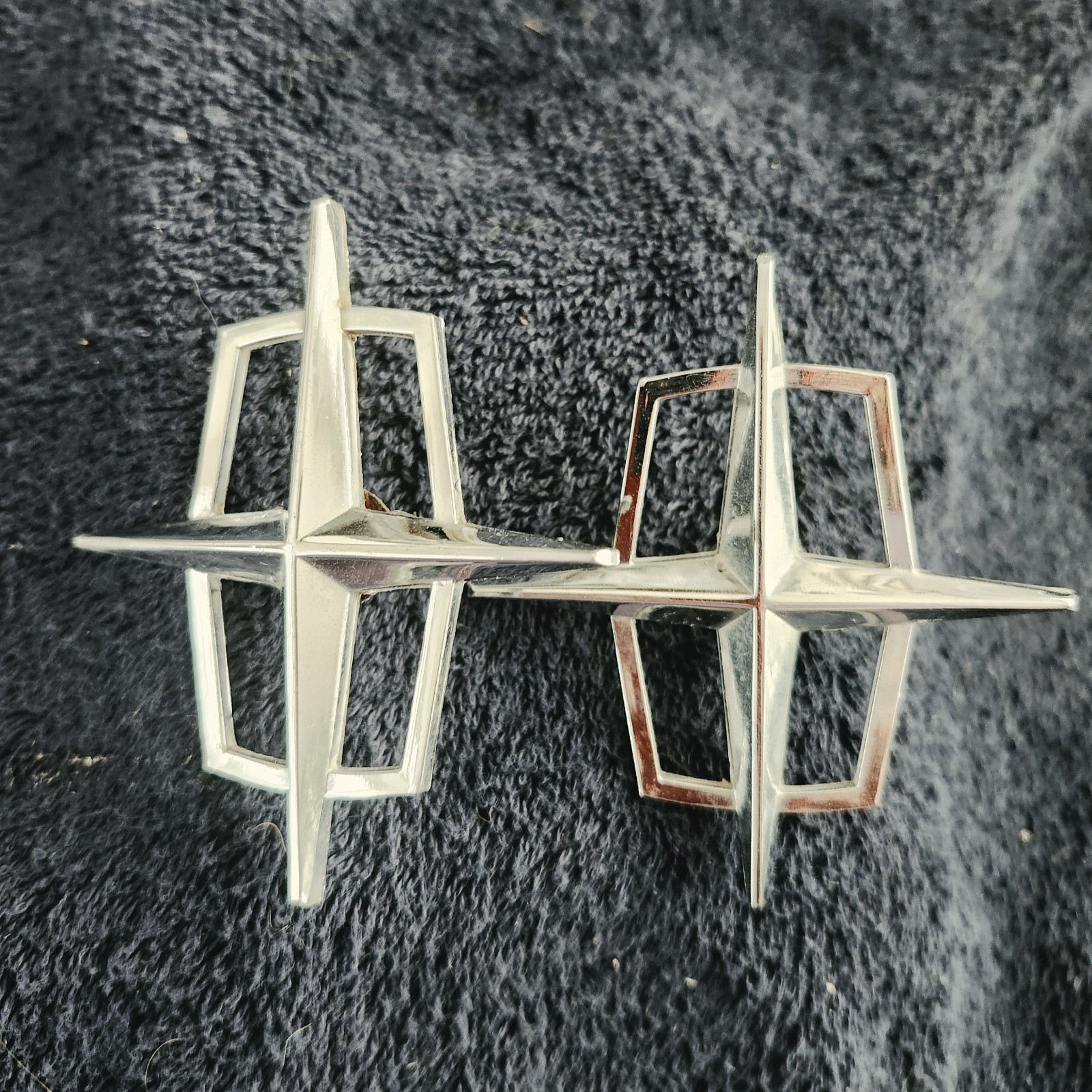 1961 - 1965 Lincoln Continental, C Pillar Star Emblems ( 1 Pair)