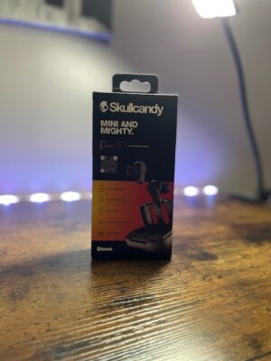 Skullcandy black Bluetooth wireless Earbuds                            
