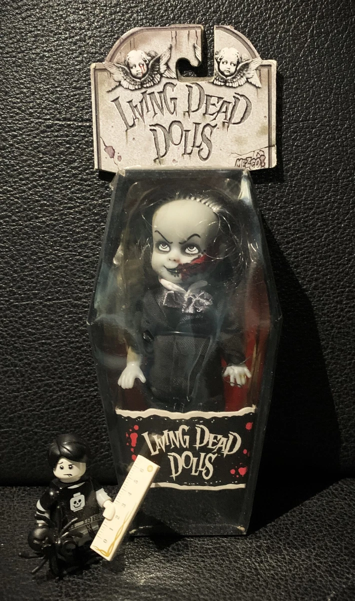 Mezco Living Dead Doll Halloween III Seasons of the Witch Trick-or