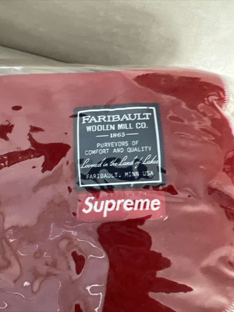Supreme x Faribault Woolen Mill Co. • Box Logo Wool Blanket Supreme x Faribault Woolen Mill Co. • Box Logo Wool Blanket