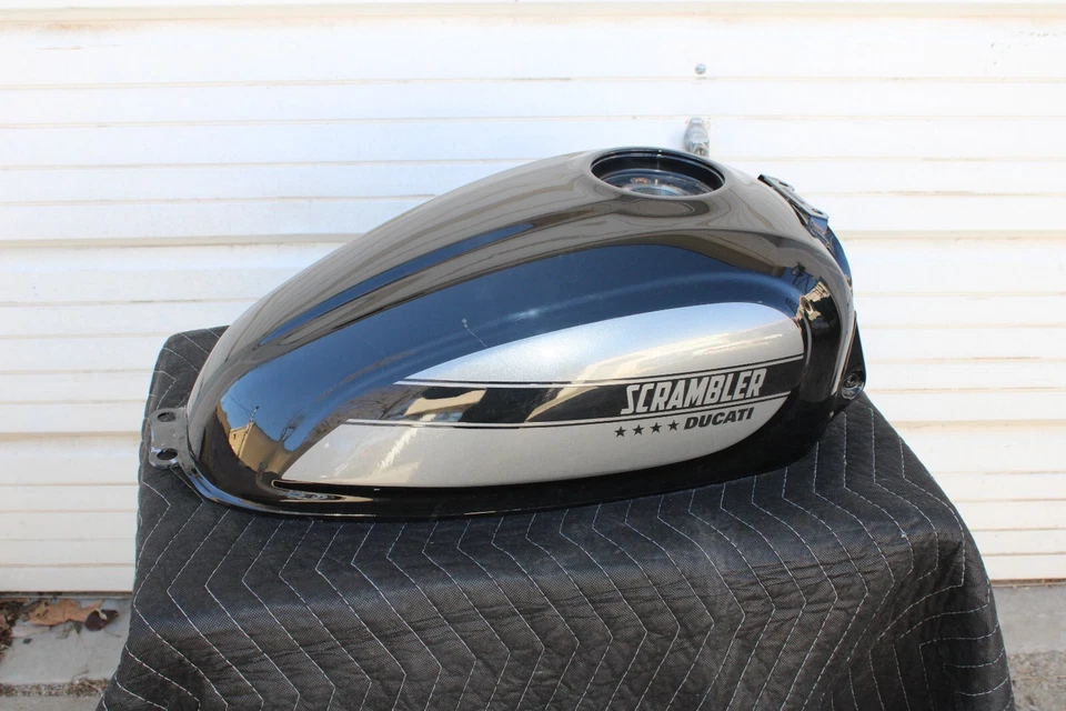 Tanque de gasolina DUCATI Scrambler SIXTY2 2016-2018 tanque de combustible gasolina 58612262AB abollado Foto 2 de 4