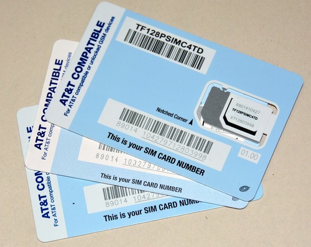 Lot of (100) AT&T Straight Talk Prepaid SIM Card Triple Cut