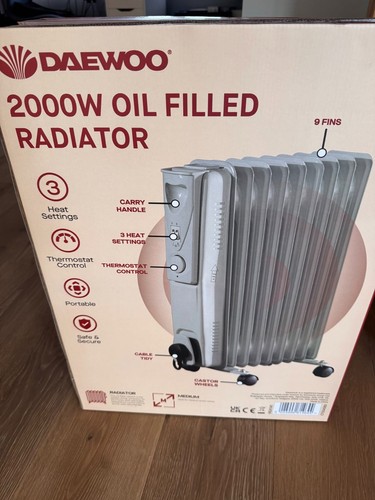 Daewoo 2000W Oil Filled Radiator, Thermostat &Temperature Control White -HEA1141