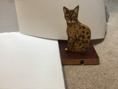 Handmade Wooden Handpainted Free Standing TABBY/TOYGER/BENGAL Ornament/Magnet