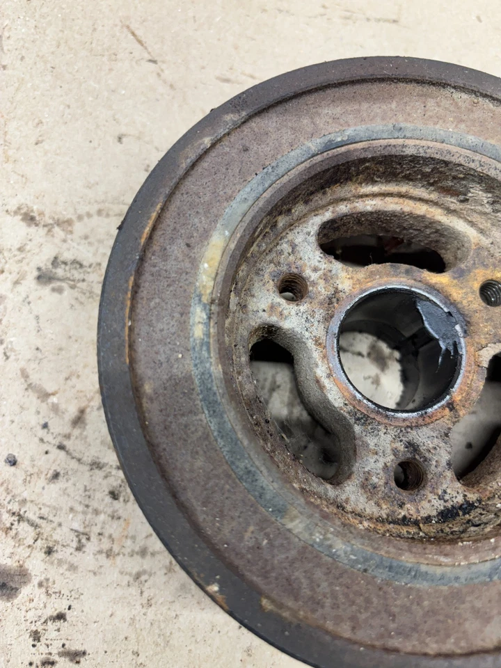 Polea equilibradora armónica Ford F150 F250 F350 Bronco 1987 93 94 96 97 4,9 L 300-6 Foto 4 de 4