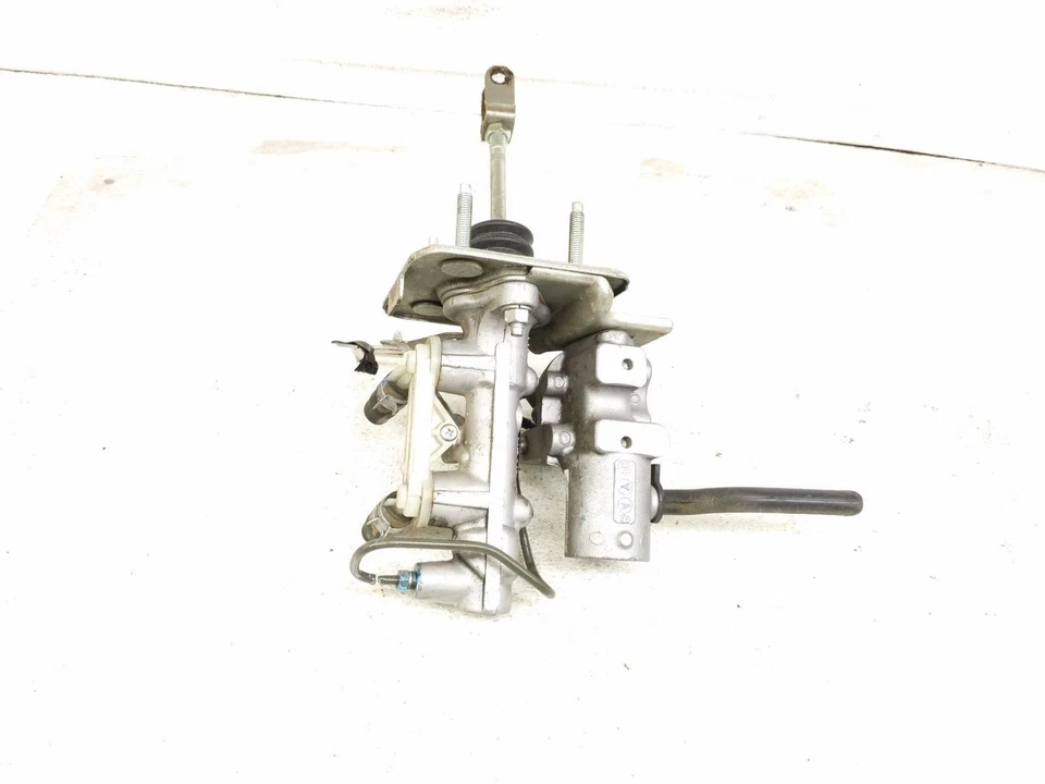 2006-2008 Lexus Rx400h Brake Booster Master Cylinder 47201-48190 - Image 3 of 4