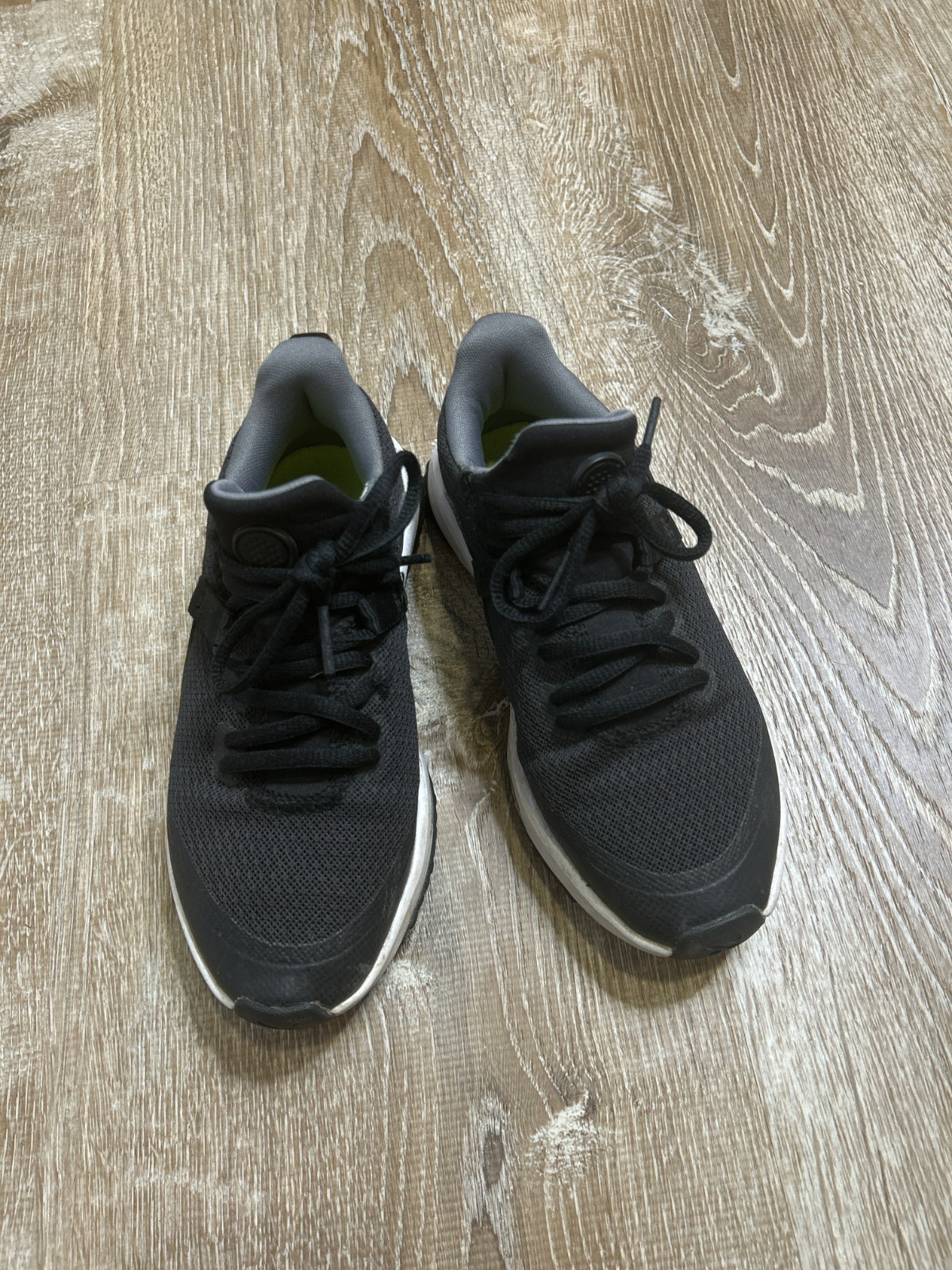 Youth 1 Black White Gray Gently Used