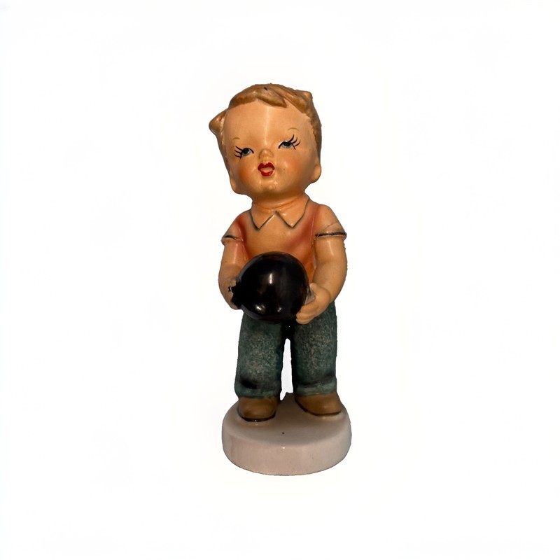 VINTAGE 1958 NAPCO "LITTLE BOWLER" FIGURINE, 5" TALL