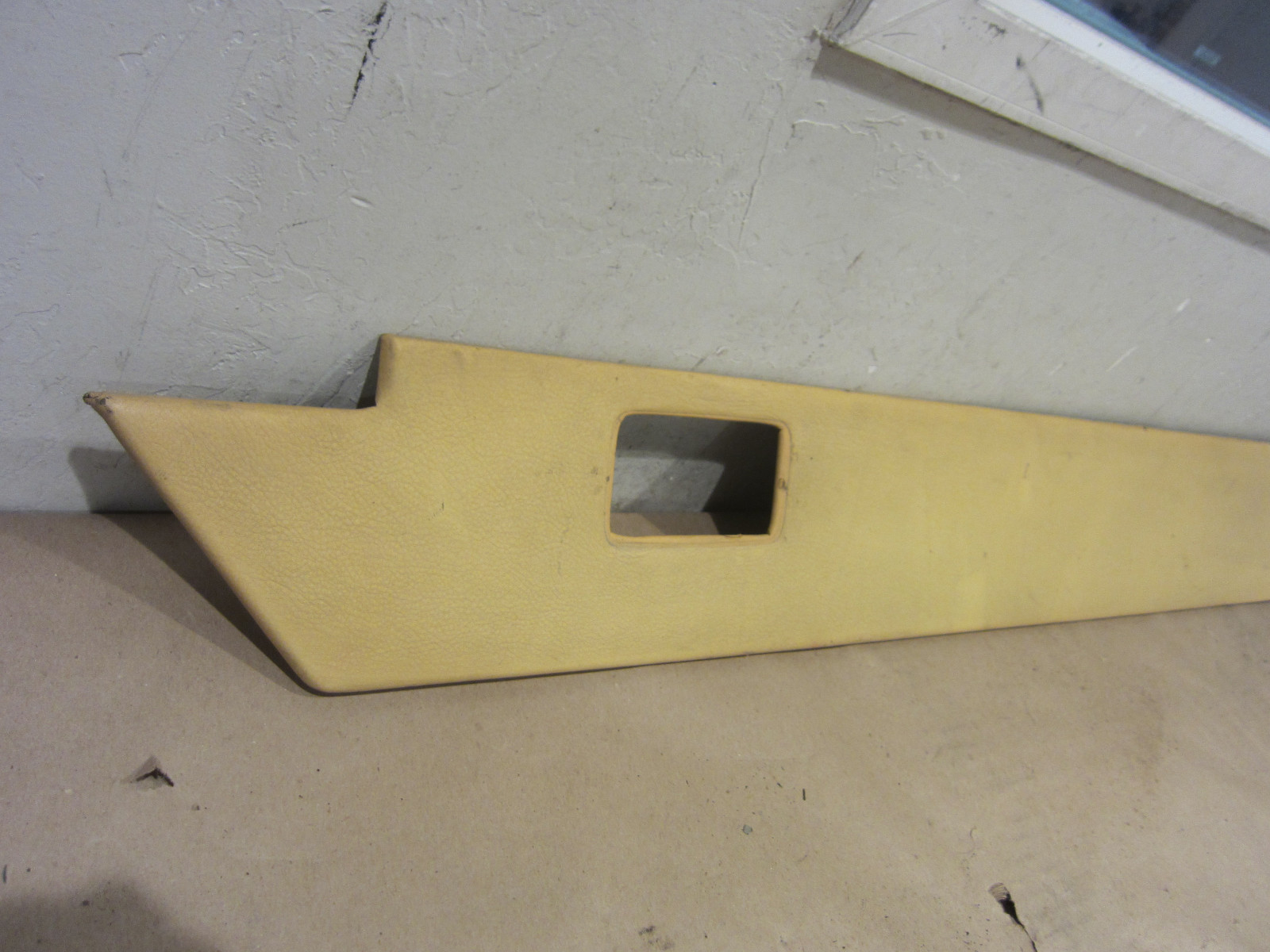 Ferrari Mondial t - RH Central Door Panel Trim  - P/N 61926300