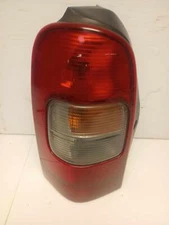 99 00 01 02 03 04 05 PONTIAC MONTANA VAN Tail Light Assembly Left Lh